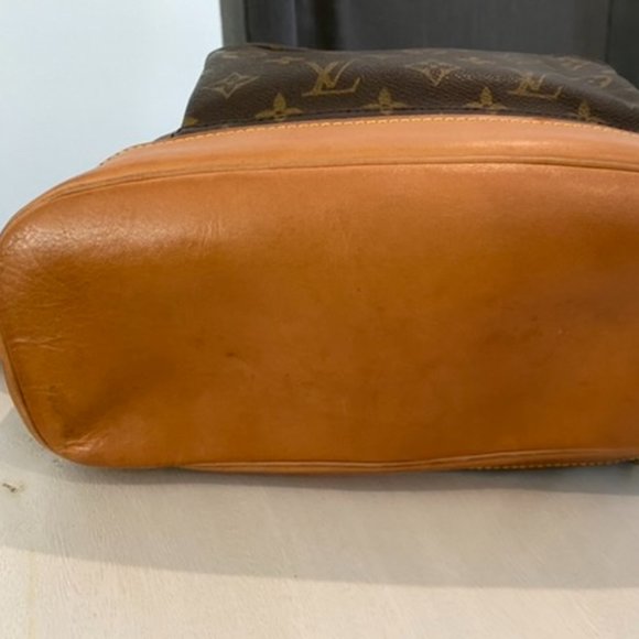 ***Authentic Louis Vuitton Montsouris GM*** - Picture 4 of 16